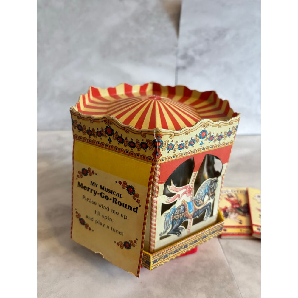 VINTAGE TOY CARDBOARD CAROUSEL Wind-Up "MY MUSICAL MERRY GO ROUND" Tested - Picture 6 of 8